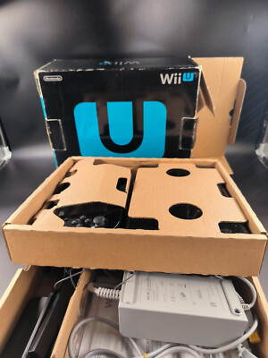 Nintendo Wii U: Premium Pack 32GB Konsole - Schwarz
