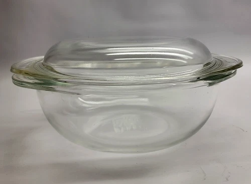 Pyrex Round Glass Dish(022) with Lid (682-0120) vintage