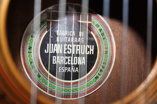 GUITARRA EN ESTUCHE, GUITARRA, LISTA PARA TOCAR, HECHA A MANO, JUAN ESTRUCH, GUITARRA DE CONCIERTO - Imagen 17 de 24