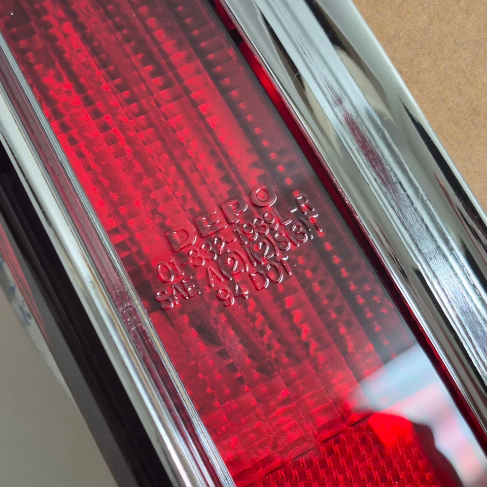 Nuevo Stock Muerto 94-99 Cadillac DeVille Lámpara Trasera LH RH 5978126 5978125 DEPO OEM Foto 4 de 4