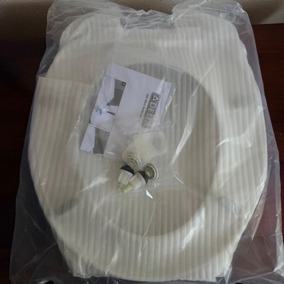 Delta 91735 White Round Toilet Seat with Hardware New in Box