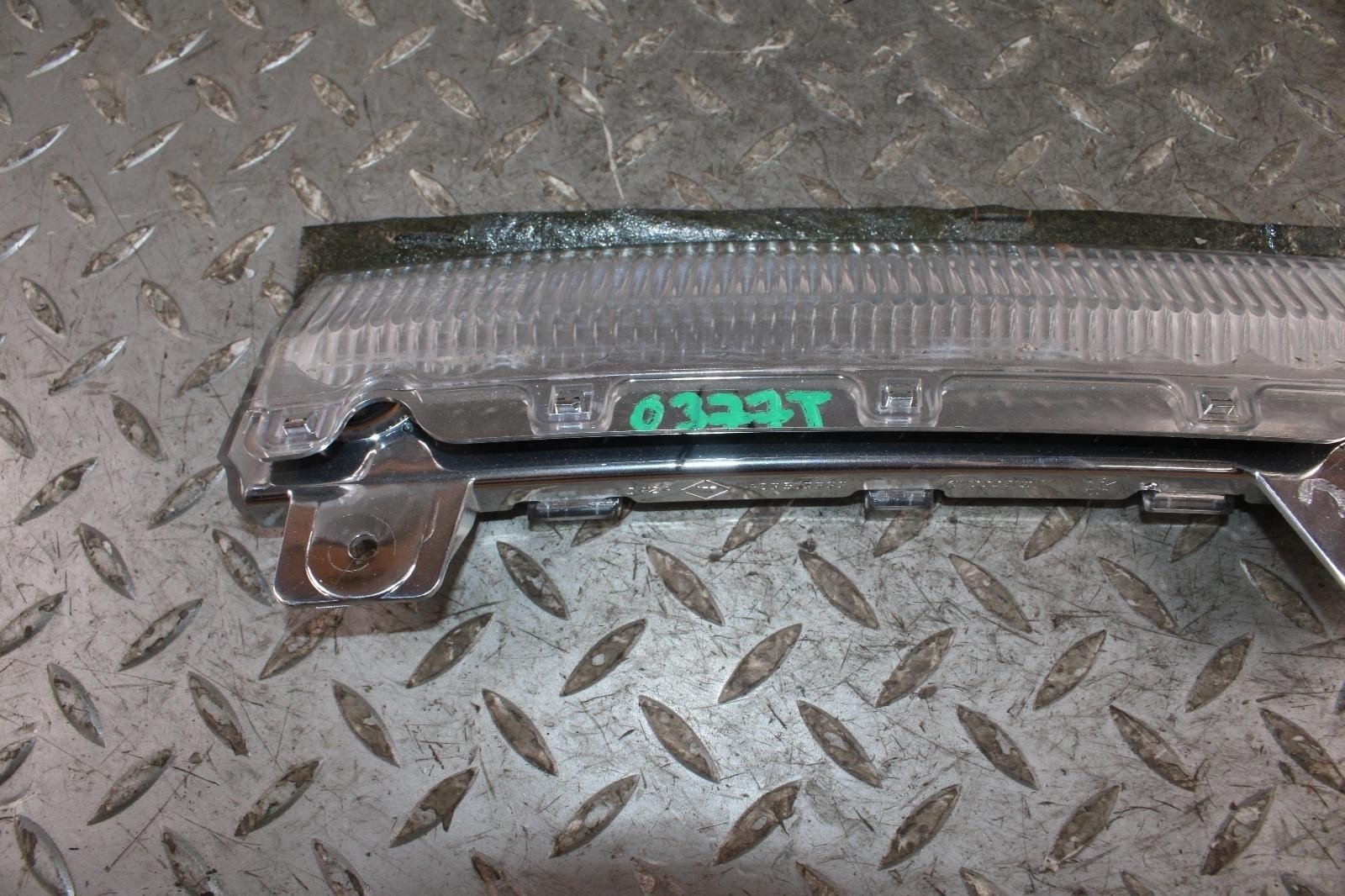 Maserati Ghibli 2014-2024 Rear Center brake light