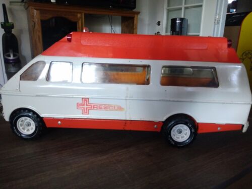 Véhicule de sauvetage ambulance Mighty Tonka vintage des années 1970 avec accessoire  - Photo 1/13