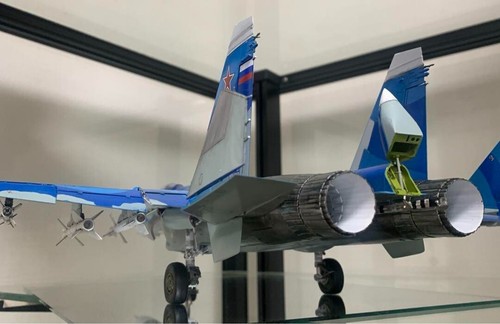Gebauter & bemalter Kinetic 1/48 Su-33 Flanker D Russian Navy Fighter - Bild 4 von 9