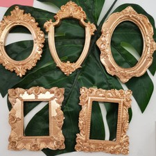 2Pcs Small Photo Frame Picture Frames Vintage Miniture Home Jewelry Decoration.