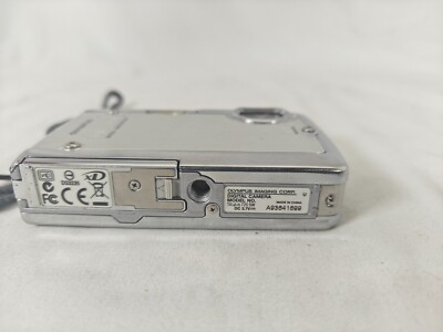 Olympus Stylus 720 SW 7.1MP Digital Camera with 3x Optical Zoom