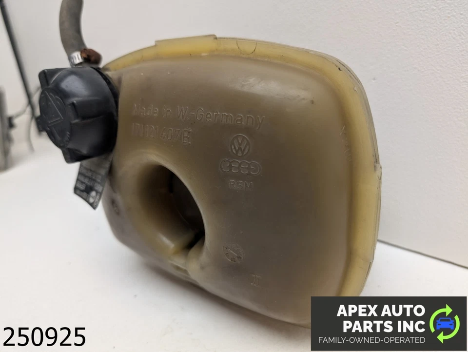 OEM 1988 Volkswagen Cabriolet 1.8L Coolant Reservoir Expansion Tank Foto 2 de 4