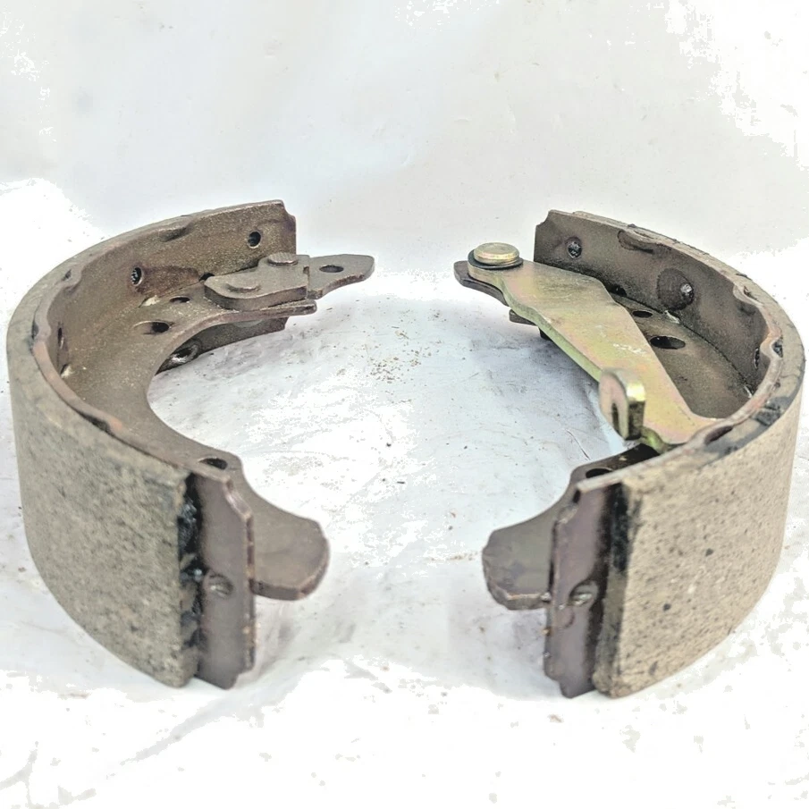 Zapatas de freno de tambor trasero Beck/Arnley 0811851 para VW Quantum Golf Fox Audi 4000 nuevas de stock Foto 3 de 4