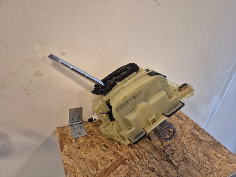 Mercedes-Benz C Class W203 / CLK W209 Gear Shift Linkage Gear Selector A2032678524 - Image 2 of 4