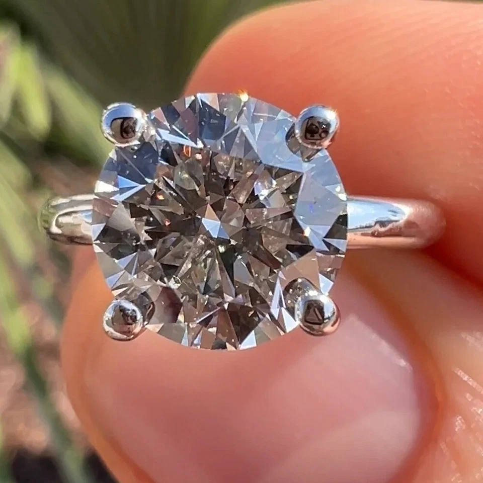 IGI 2.00Ct Round D VS1 Lab Grown Diamond Engagement Ring In Solid 14K White Gold - Image 3 of 4