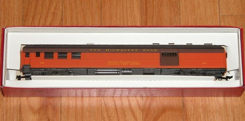 HO RIVAROSSI MILWAUKEE ROAD 3 CAR SET PULLMAN COMBINE OBSERVATION CAR - Picture 2 of 4