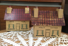 PAIR OF VINT. 1920s/1930s COLLECTIBLE/PROP WOODEN TOY/MONEY BOX HOUSES H.15.5cm