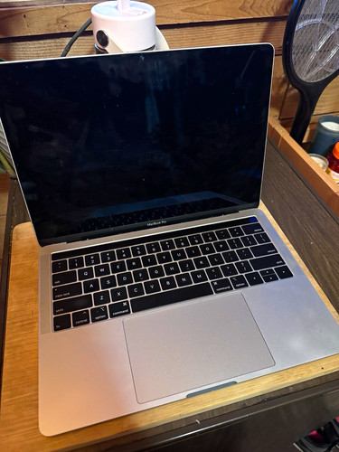 Apple MacBook Pro 13" 2018 Silver i5 2.3GHz 8GB RAM 256GB SSD