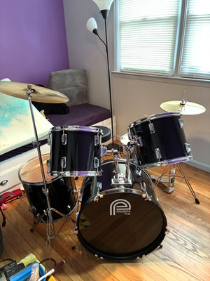 Percussion Plus Black/Silver Drum Set 5 Piece + 2 Cymbals & Seat Hardly Used