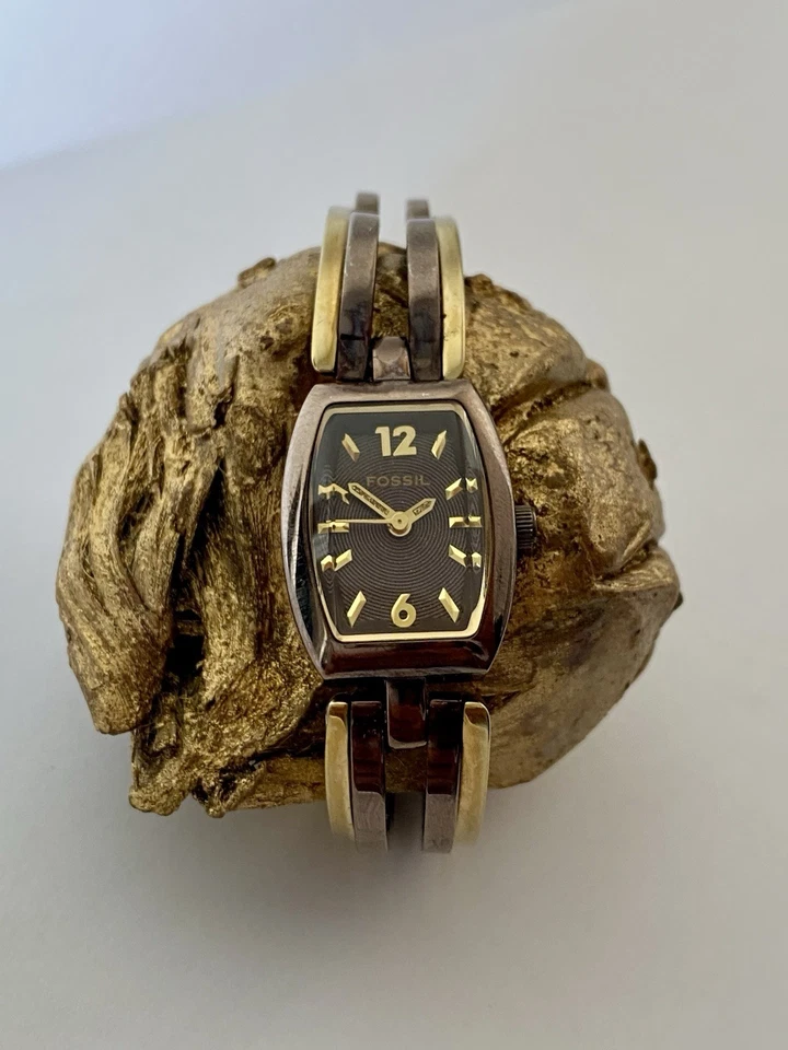 Лот из 3 винтажных женских часов Fossil F2 — розовые, коричневые и золотистые, фиолетовые циферблаты - Изображение 3 из 4