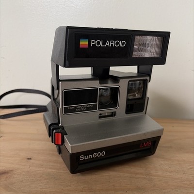 Polaroid Sun 600 LMS Camera With Built In Flash - Untested