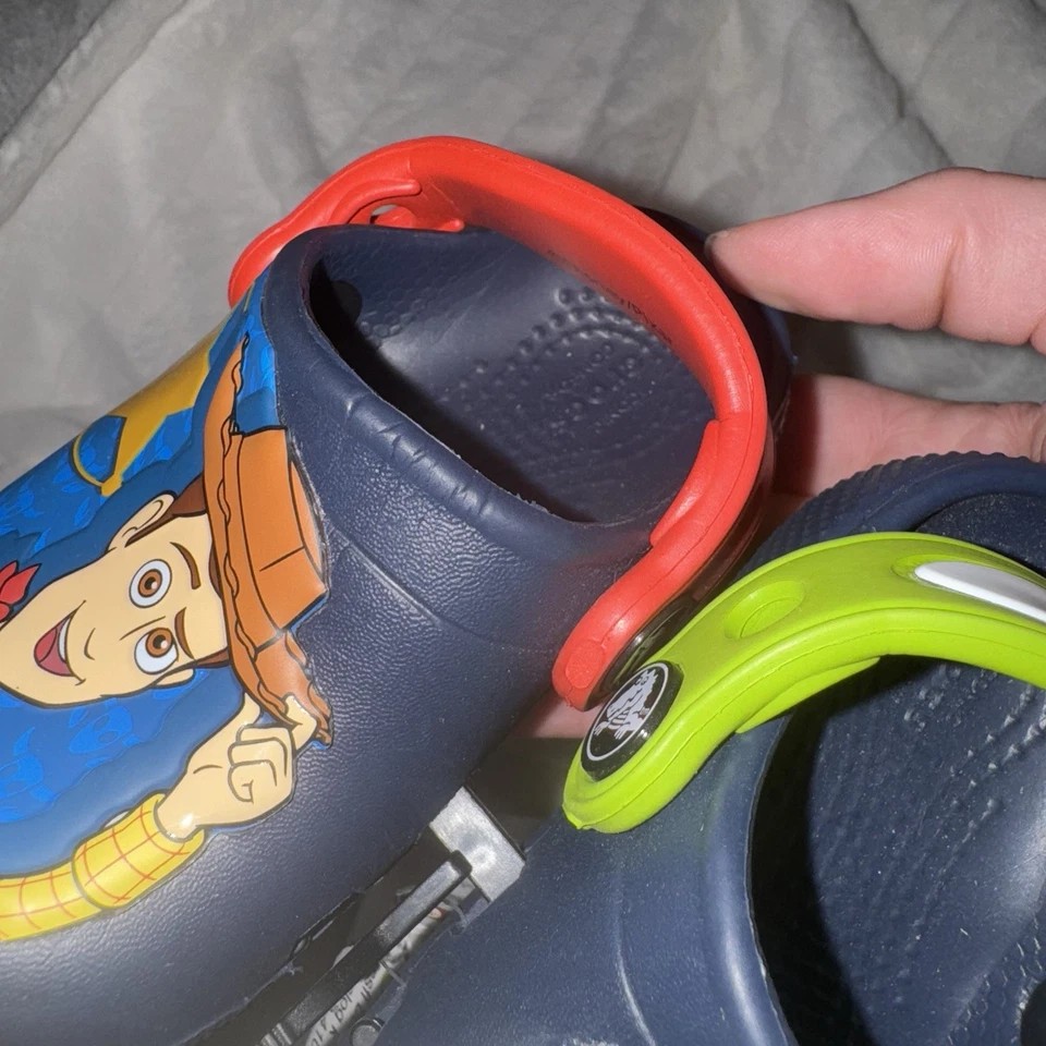 Zuecos Crocs Disney Pixar Buzz and Woody Talla C4 Unisex Niño Bebé Nuevos con Etiquetas Foto 4 de 4