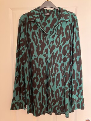 Stylish Wallis green blouse with black leopard print Size L  UK