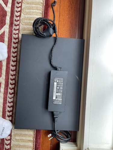 Razer Blade Pro 17.3” with 9th gen i7 and rtx 2070. 240hz 1080p - Picture 9 of 9