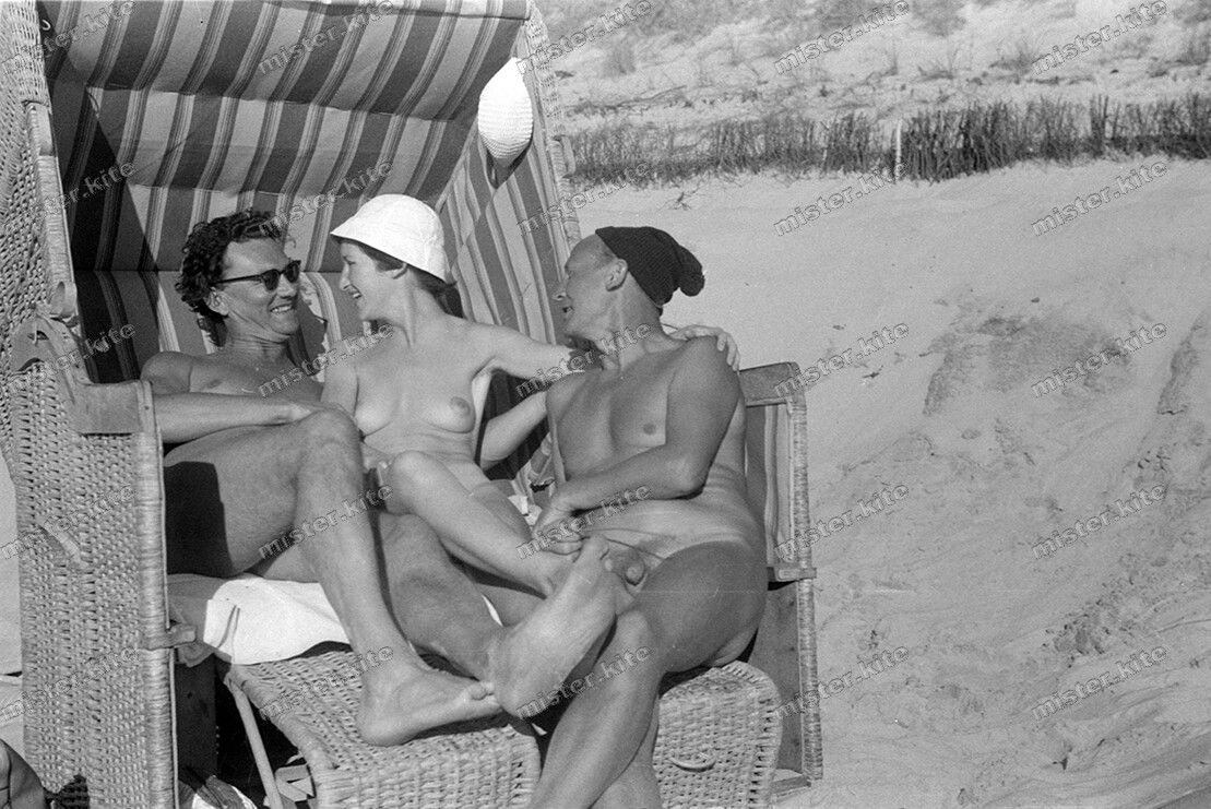Negativ-Happy nude Girls-strandkorb-Flandern-Dünen-man-boys-party-2 | eBay