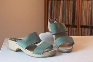 saga clogs