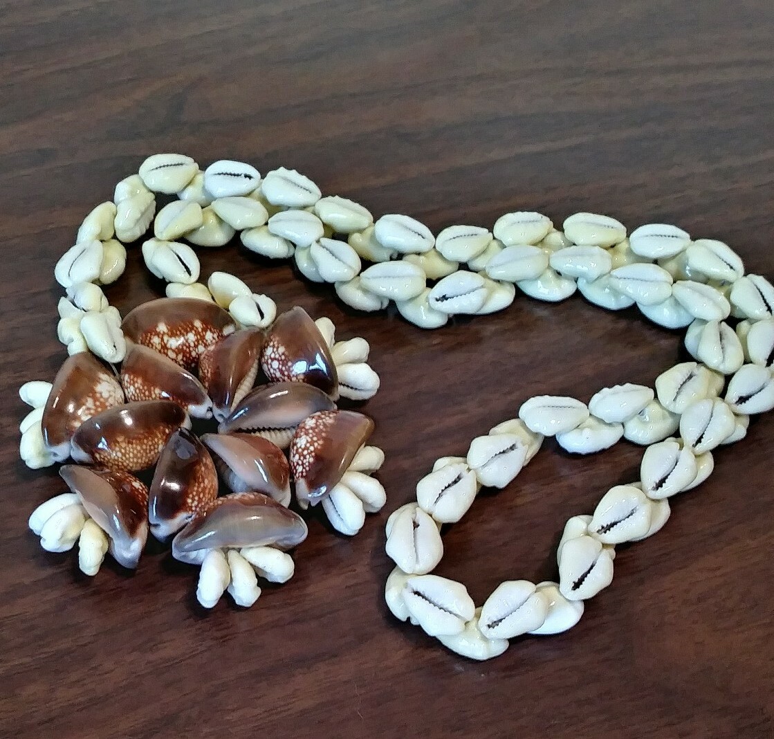 CHUNKY & UniqueVtg Natural Cowry Shells Large Statement Necklace~Not For The Shy