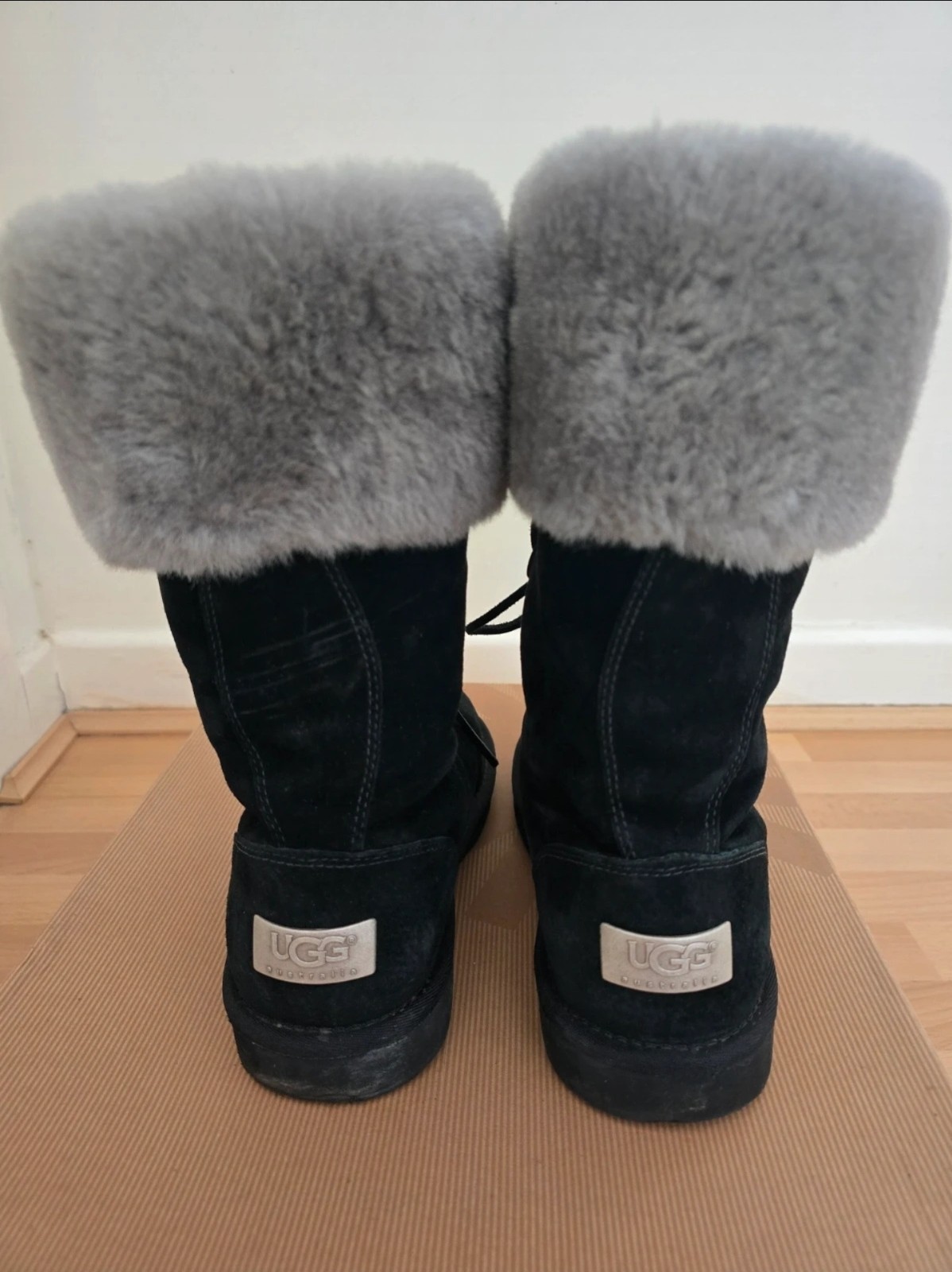 Ugg Boots Montclair Black Boots Women’s Size 4.5 Hardly Worn RRP £235 image 3