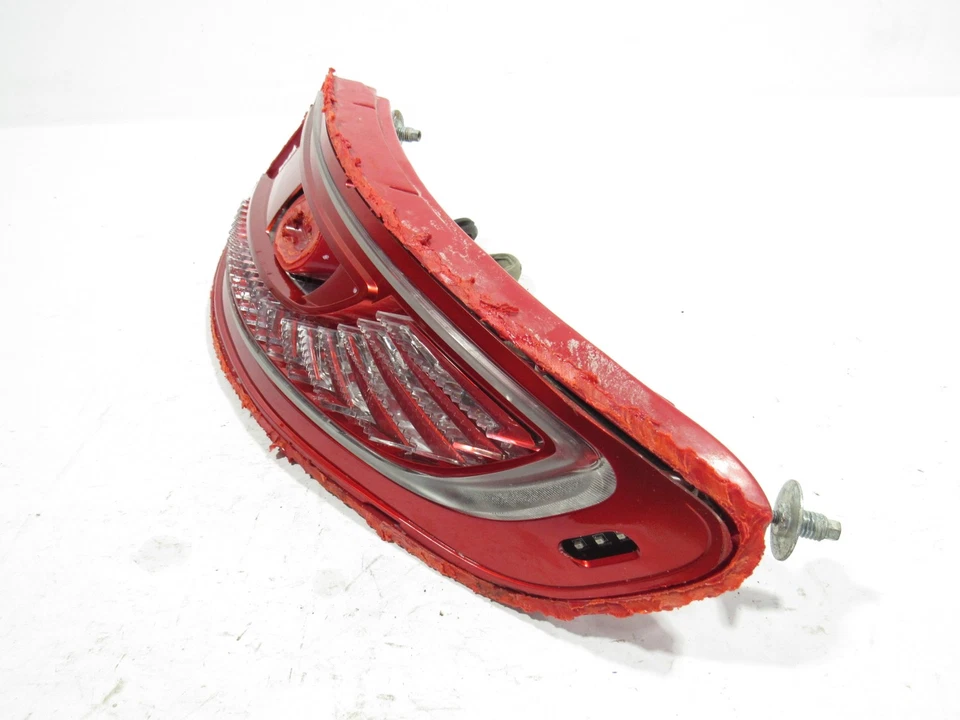 14-18 Aston Martin Vanquish 2014 lanterna traseira direita lanterna traseira lâmpada LED $8 - Imagem 2 de 4