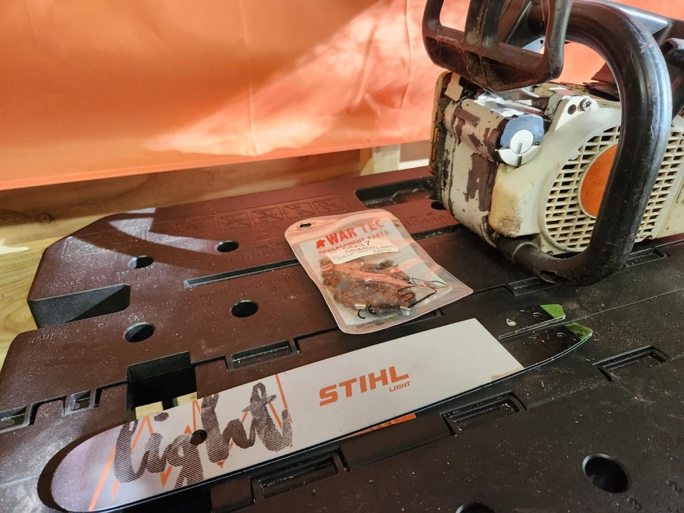 Stihl MS200T Top Handle Chainsaw With Light Bar And Chain READ DESCRIPTION  - Image 2 of 4