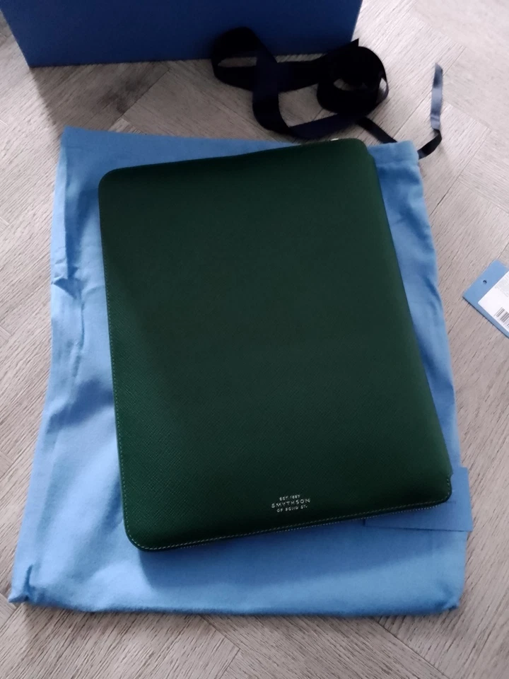 Smythson A4 Writing Folder With Zip Forest Green RRP £675 Great Christmasngift - Image 2 of 4