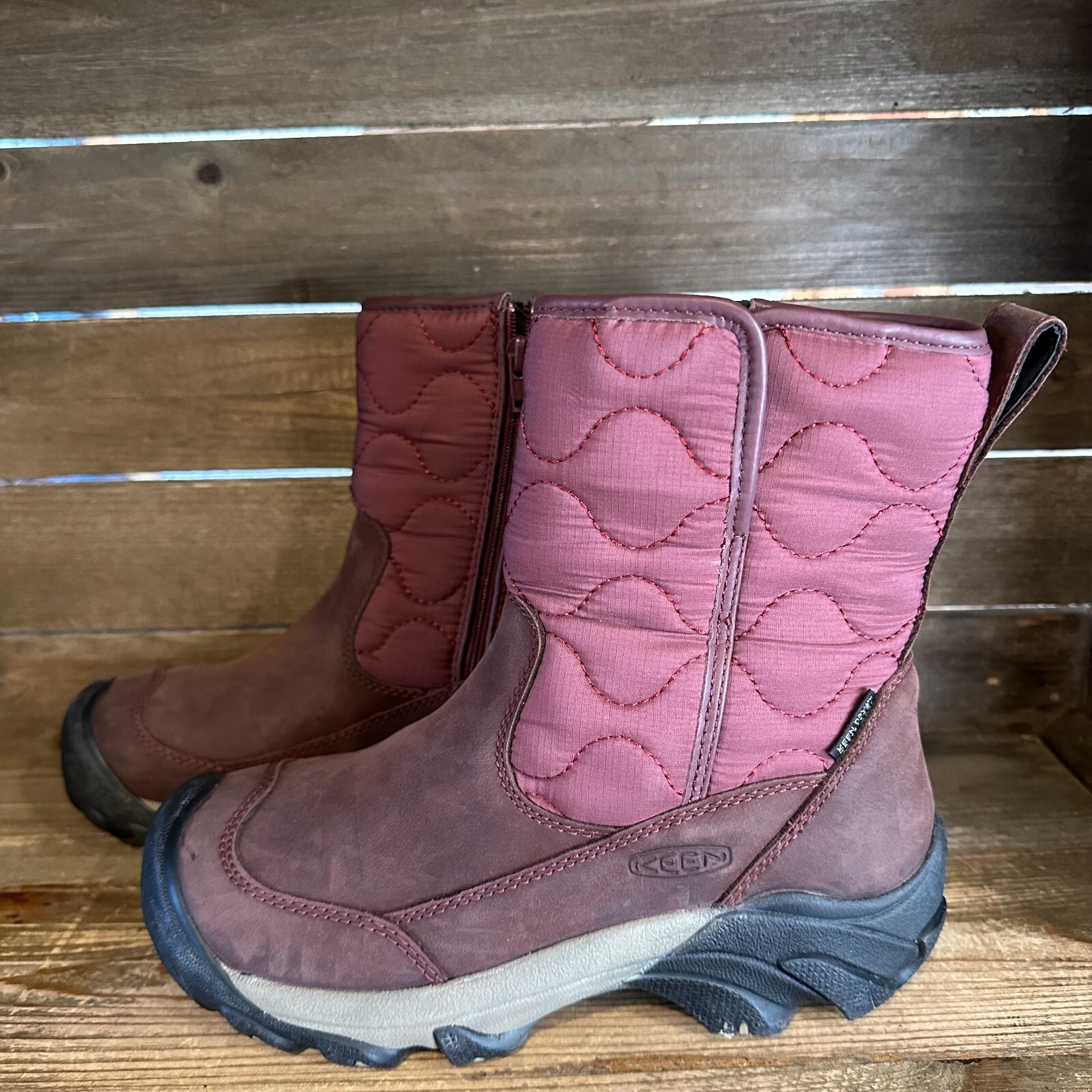 Stivali invernali da neve impermeabili isolati Keen Betty Maroon nuovi da donna taglia 6 5 M