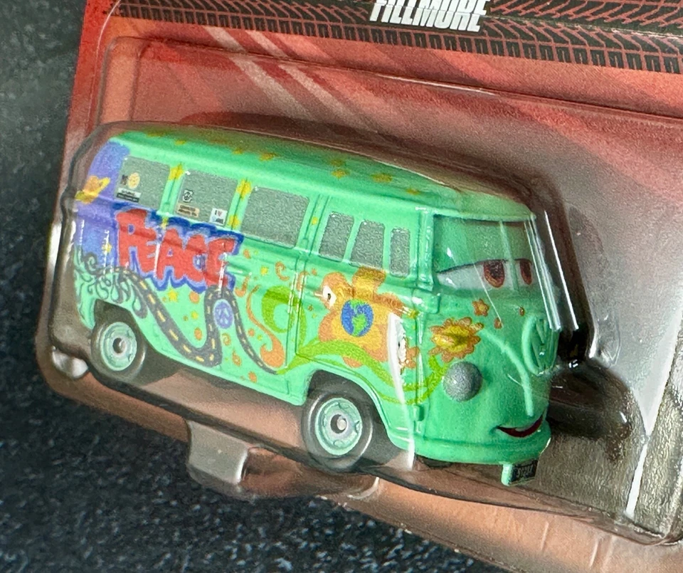 ¡DEMASIADOS AUTOBUSES VW FILLMORE! Coches clásicos Volkswagen Van Disney Pixar 6 disponibles Foto 2 de 4