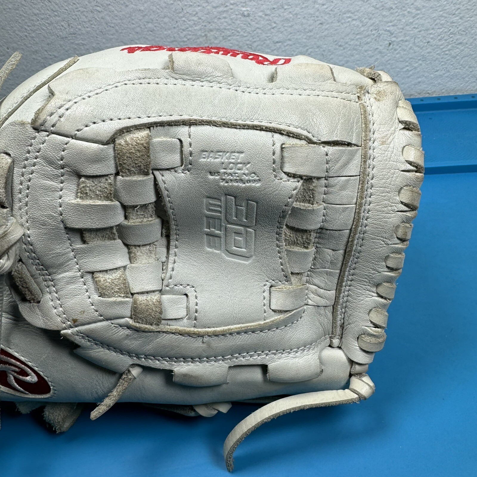 Rawlings GG Elite 12.5” Softball Gold Glove GGEFP125W RHT Baseball Mitt