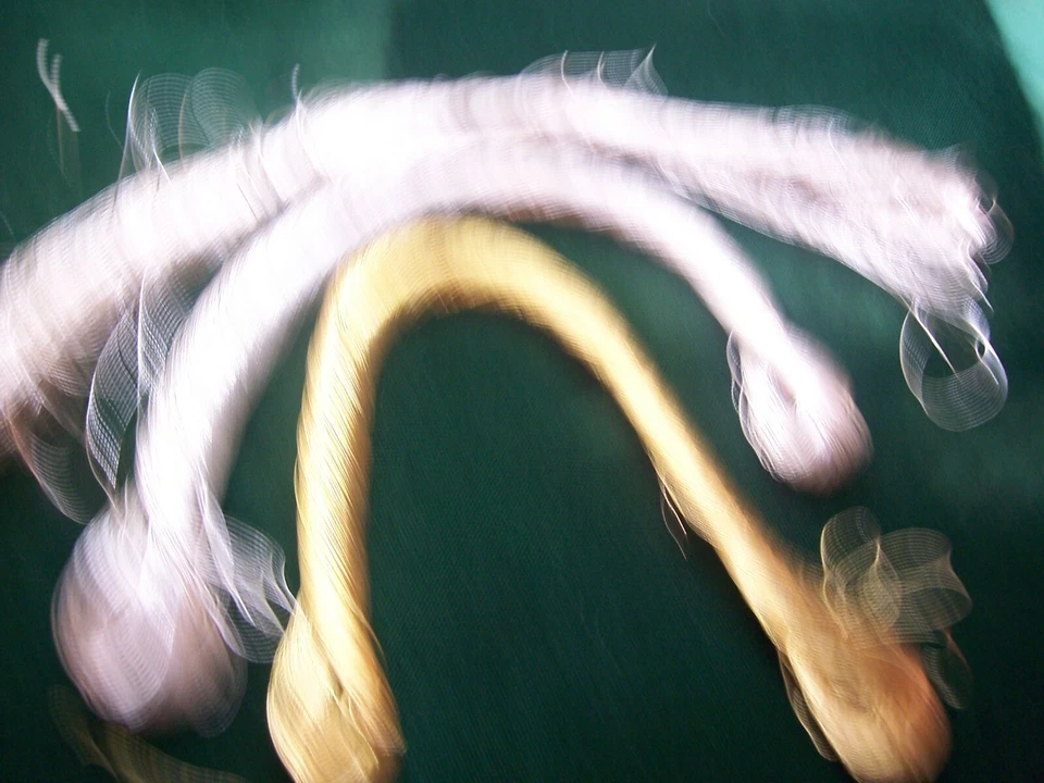 3 Skeins Of Metallic Silver & Gold Thread For Christmas Decoration Craft Tassels - Image 4 of 4