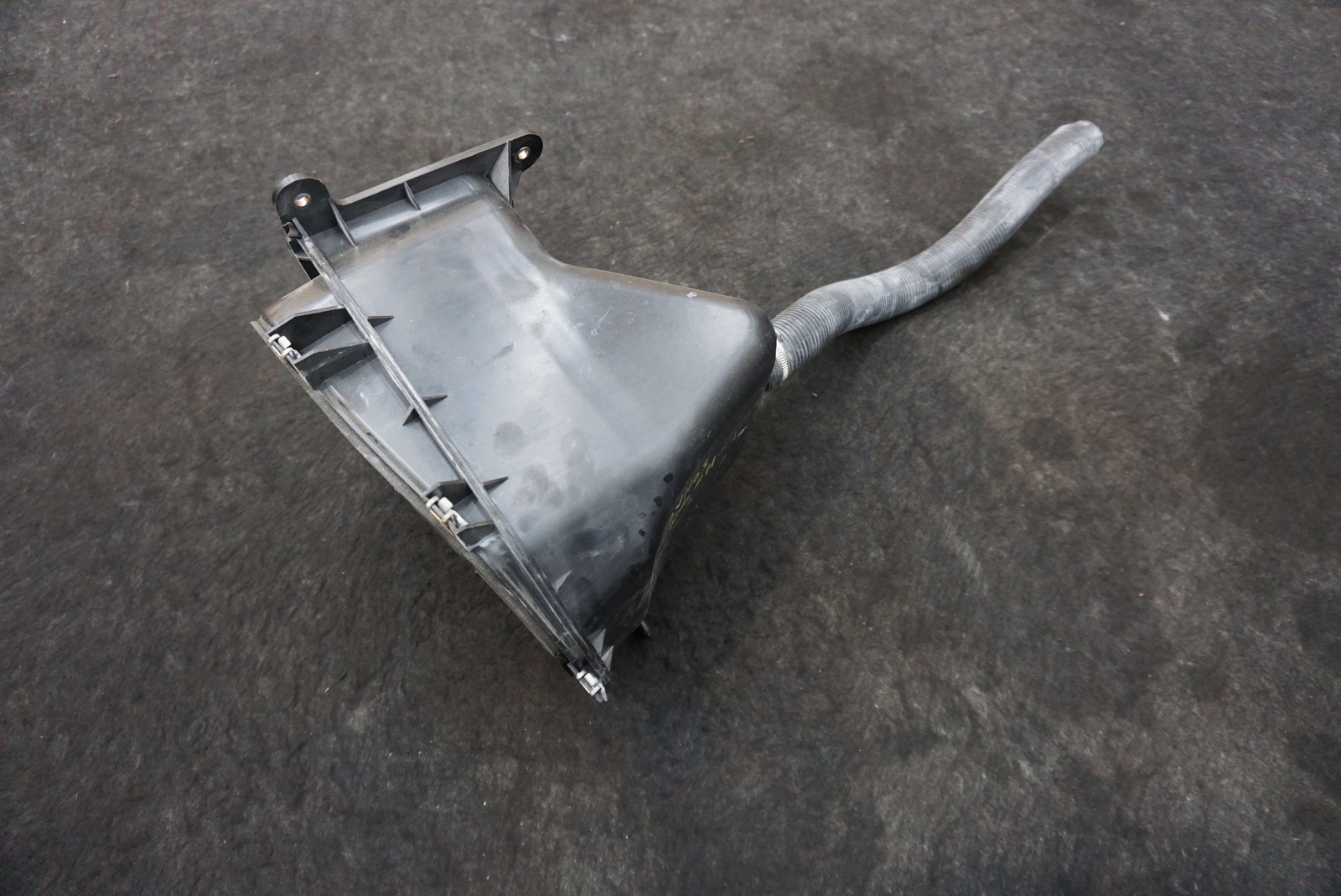 Engine Air Intake Cover Step Trim Shield OEM 81769900 Ferrari California 2008-14