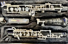 Selmer OMEGA Intermediate Oboe Pre-owned With Case