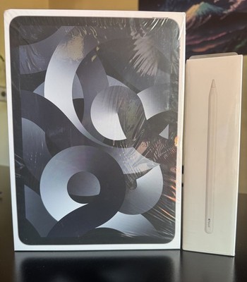 Apple iPad Air 5th Gen 64GB WiFi Space Gray & Apple Pencil 2nd Gen Mint Complete