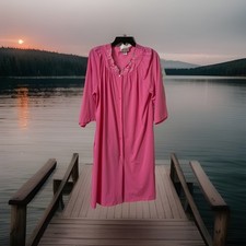 Vintage Shadowline Robe Nylon Sz M Pink Embroidered Silky Smooth Button Closure