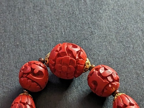 Vintage carved red cinnebar bead gold pl necklace - Bild 5 von 5