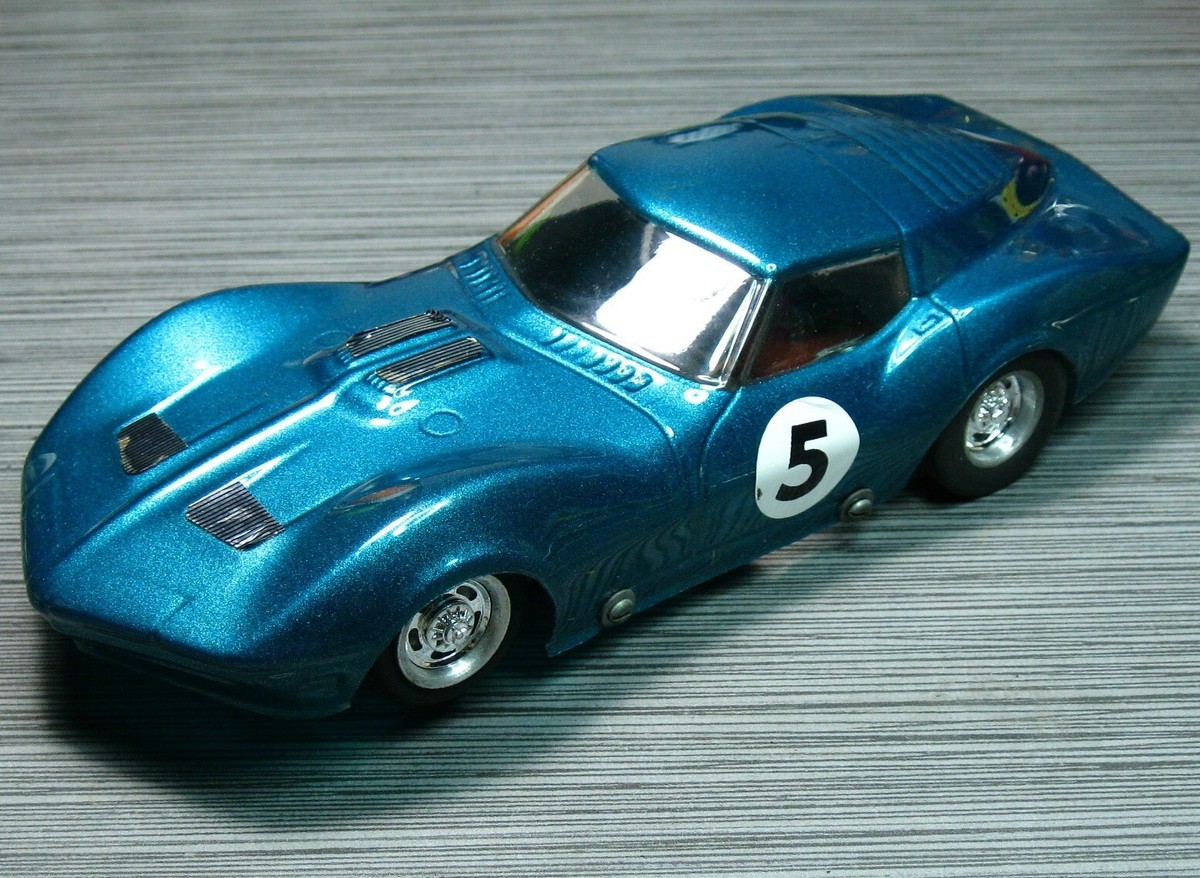 SLOT CAR Near Mint MPC Mako Shark Corvette Metallic Blue Complete