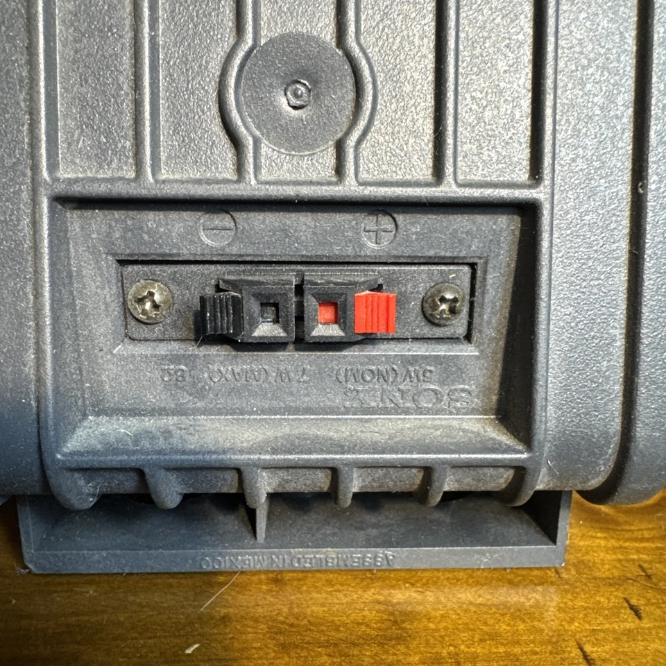 Altavoz desmontable independiente SONY 5W (NOM) 7W (MAX) 8 Ω (Ohm) Foto 3 de 4