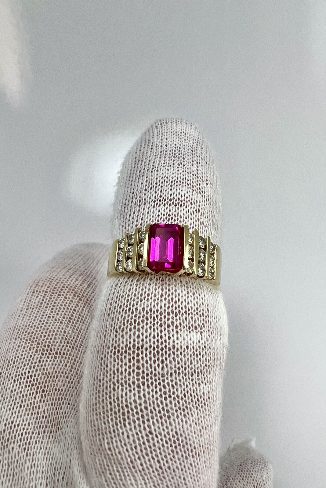 Women’s Rectangular 1ct Ruby &Diamond Ring Size 7… - image 1