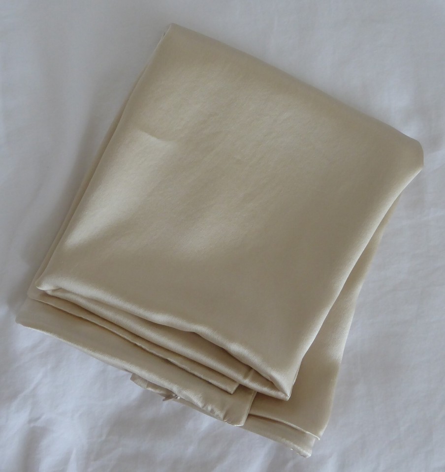 One ZIMA SILK pillowcase, 100 Mulberry silk, KING, Champagne, China