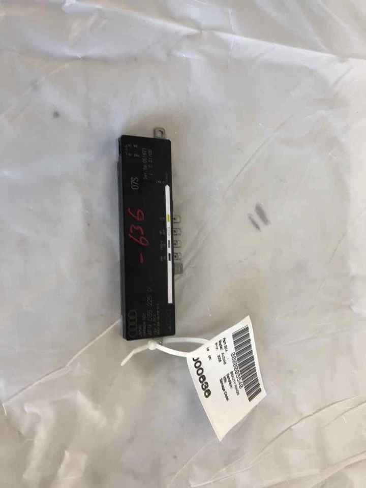 Amplificador de señal de radio antena AUDI A6 AVANT QUATTRO 2006 4F9035225D fabricante de equipos originales Foto 3 de 4