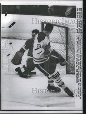 1962 Press Photo Eddie Shack, Toronto, Dennis Riggin, Detroit Red Wings
