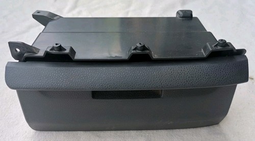 VW Polo 9N3 Ablagefach Staufach vorne links unten Fahrersitz 6Q0882599