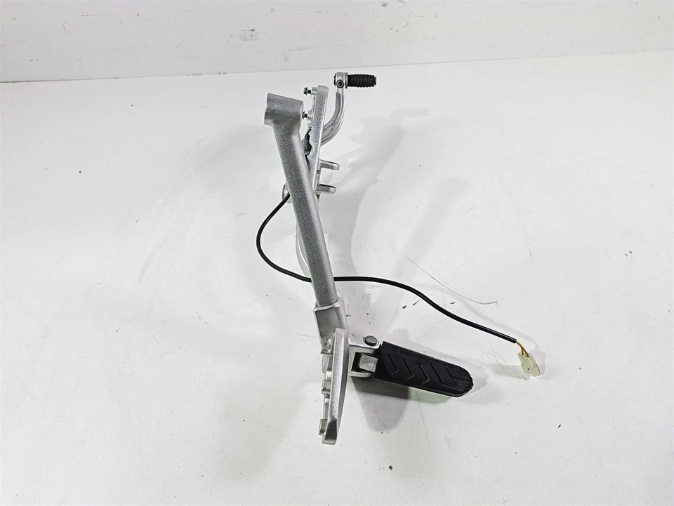 2016 Moto Guzzi Stelvio 1200 8V NTX Right Footpeg Mount & Brake Pedal 886987 Foto 4 de 4