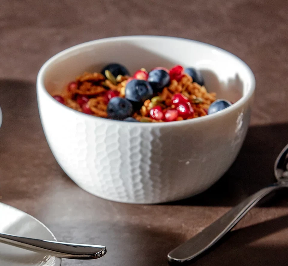 JUEGO DE 4 TAZONES DE CEREAL DE PORCELANA REDONDA BLANCA EN RELIEVE FORTESSA AMANDA 18 OZ NUEVO Foto 3 de 4