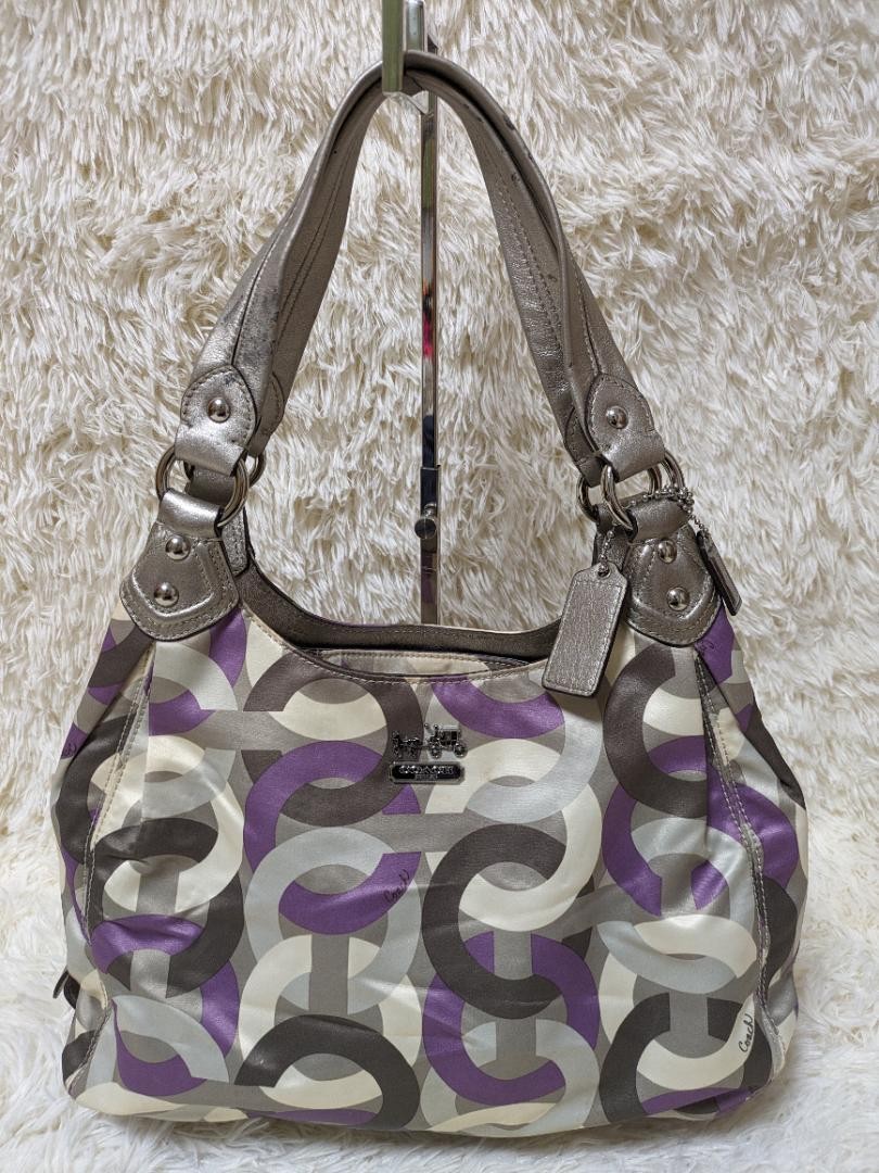 COACH Women's Stylish Luxury Handbag for Everyday Outings