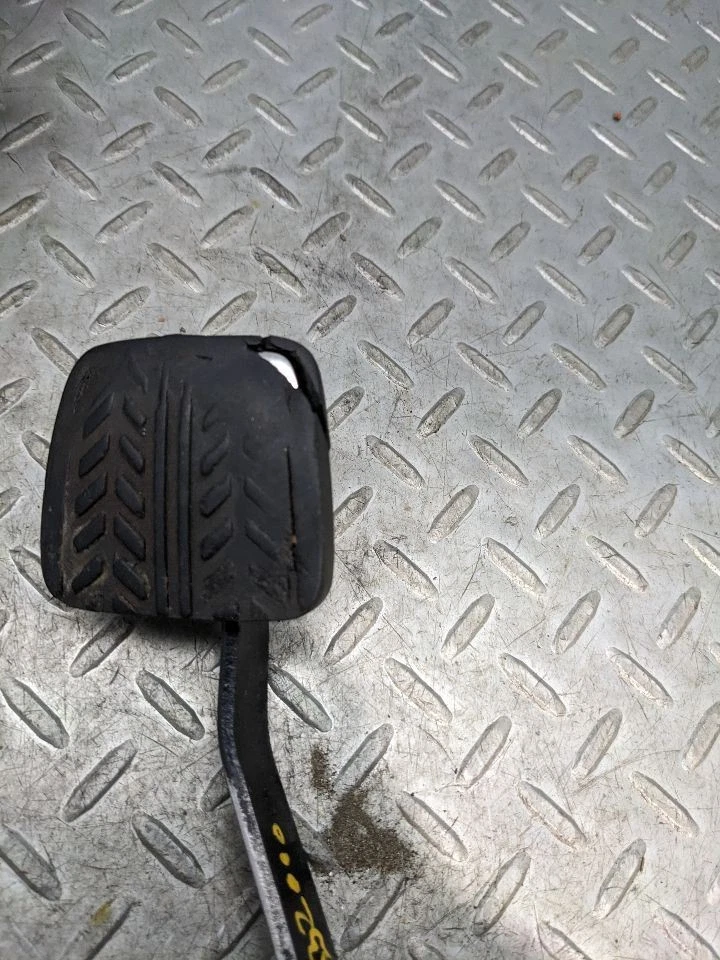 1986-1993 Mazda Truck B2000 B2200 B2600 Clutch & Brake Pedal Assembly OE 117 - Image 4 of 4